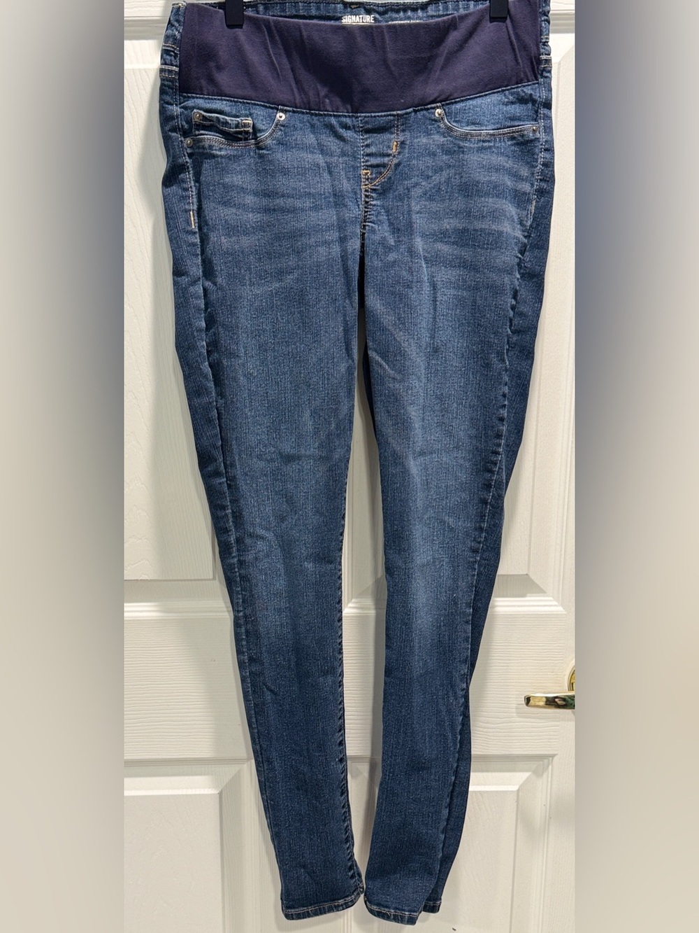 Signature by Levi Strauss Gold Maternity Skinny Jeans Size Small Dark Wash - Picture 3 of 9